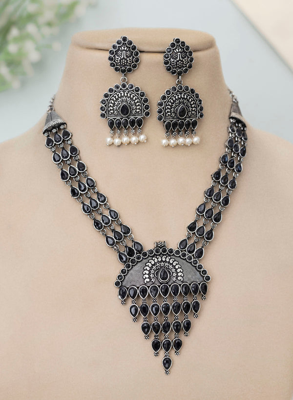 Sikisha Necklace set