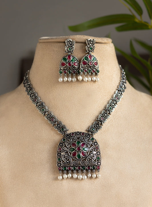 Doyel Necklace Set