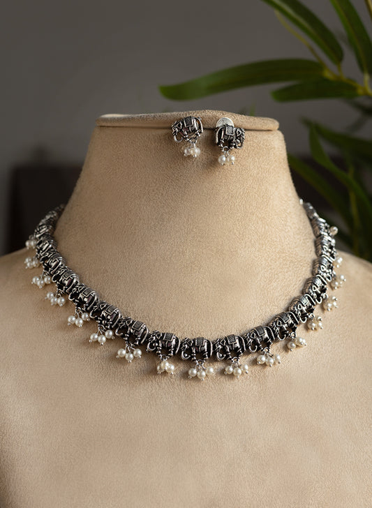 Wricha Neclace Set