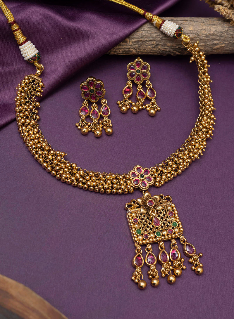 Medhina Necklace set