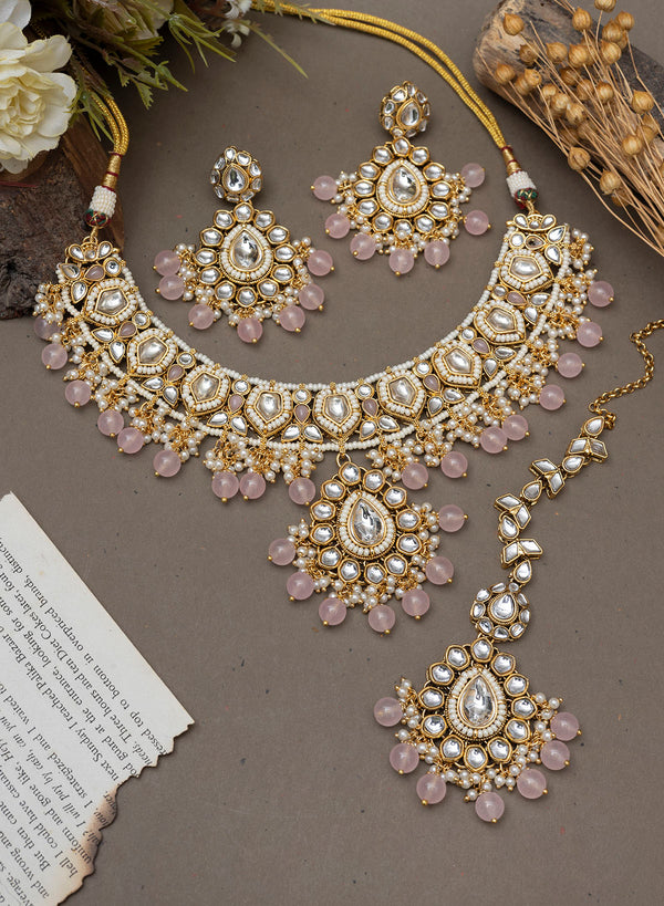 Aru Kundan Necklace Set