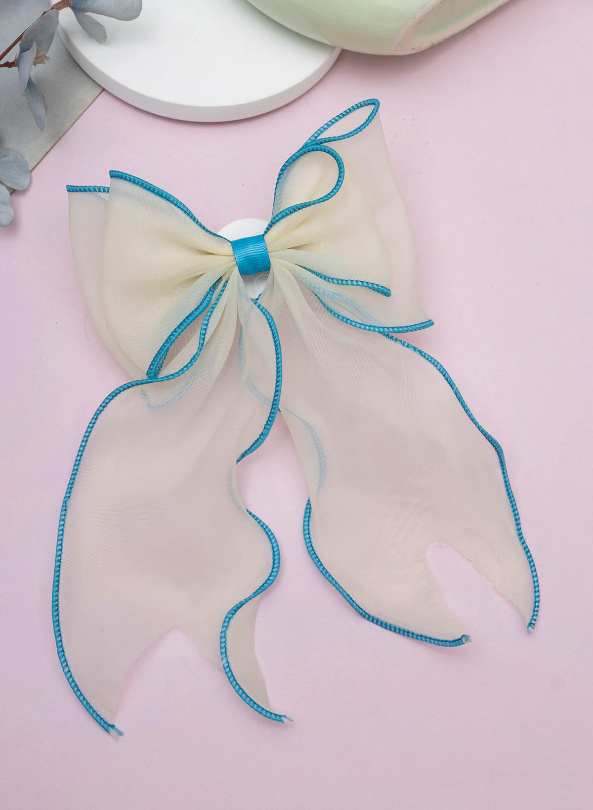 Genesis hair bow