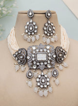 Arnaa Necklace set
