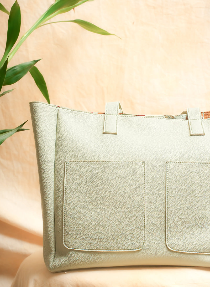 Mint gel Everyday tote bag