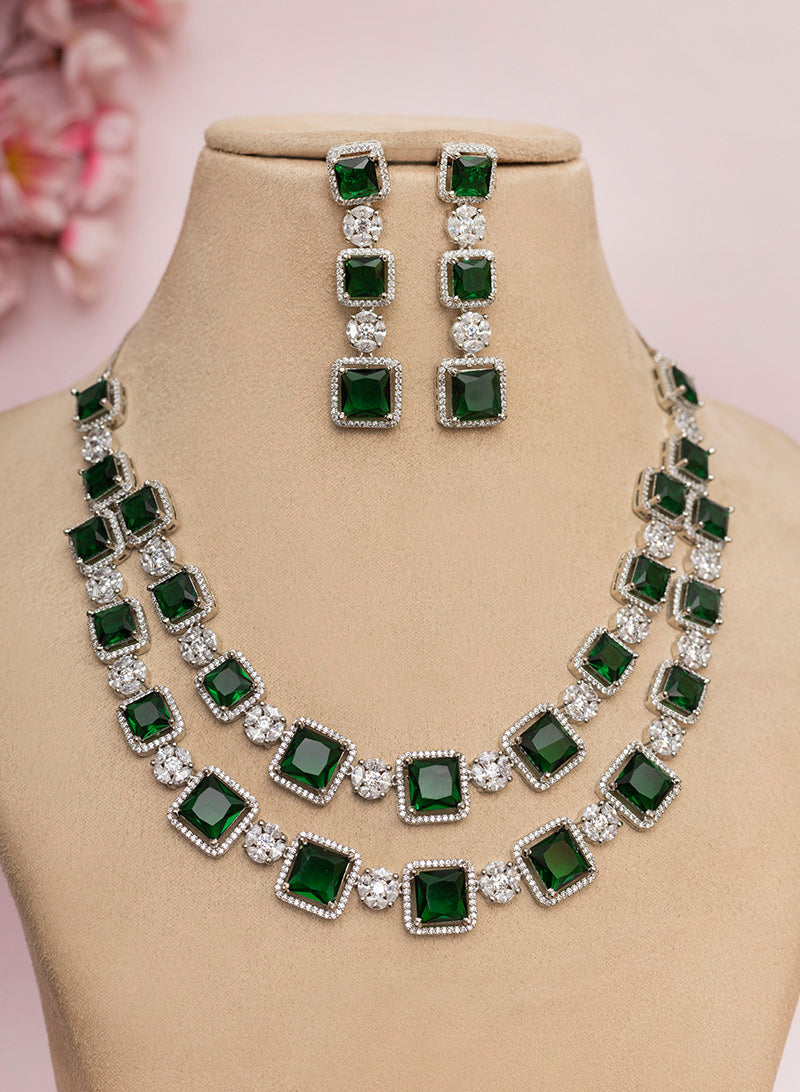 Quilla Double Layered Necklace Set