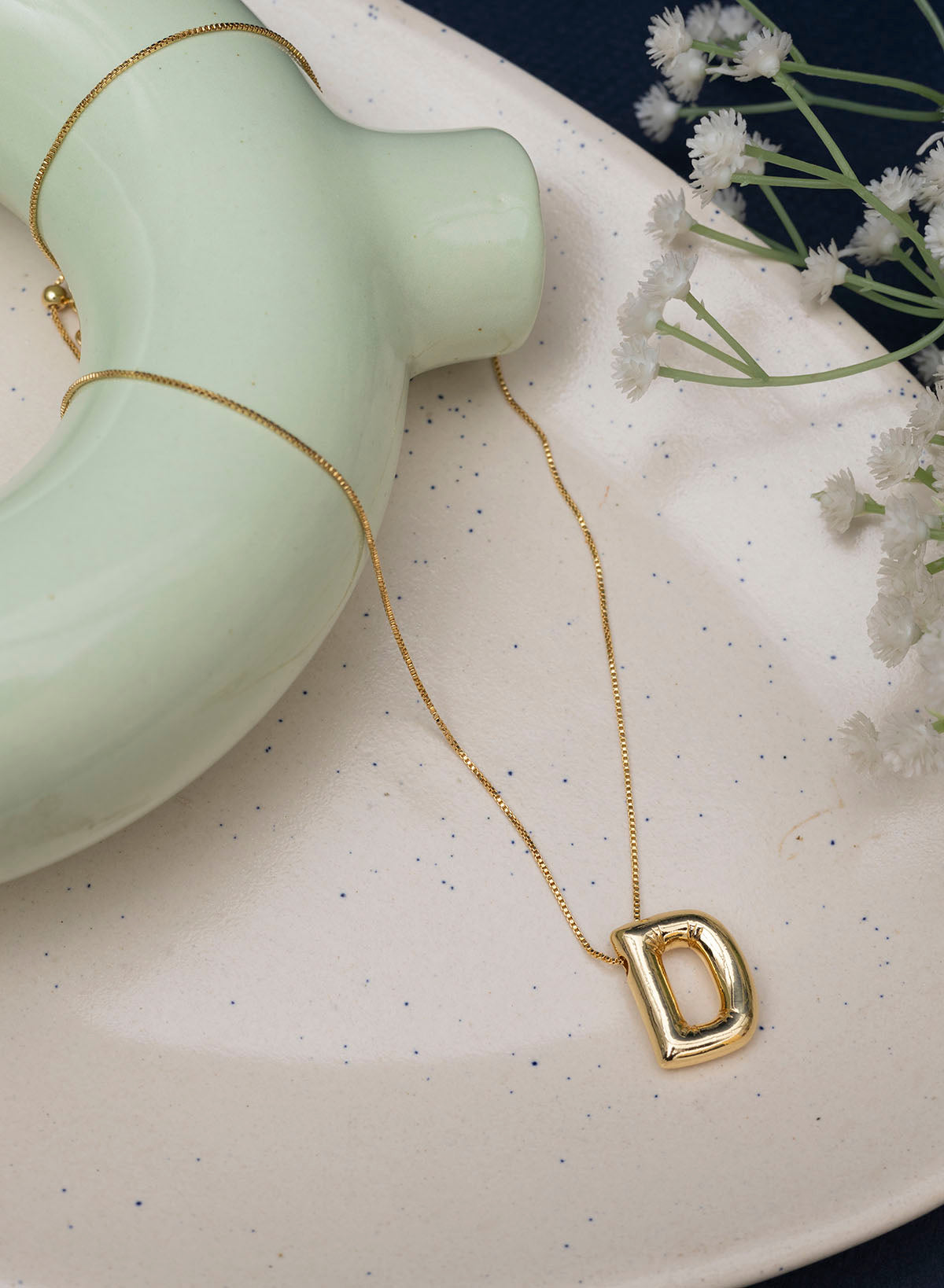 “D” Pendant Chain Necklace