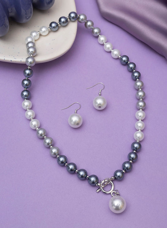 Hailey Pearl Necklace Set