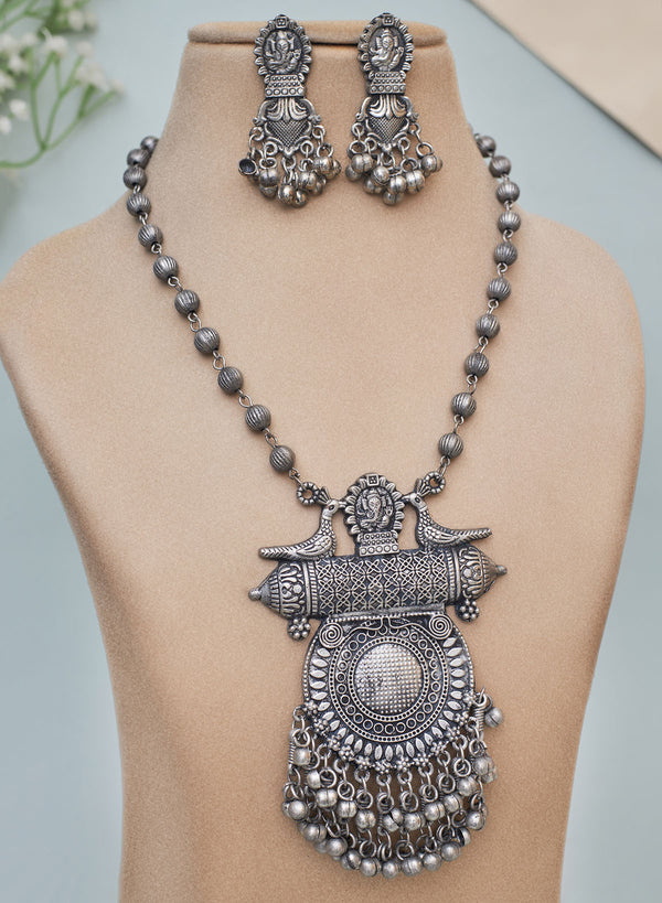 Narelle oxidised pendant set