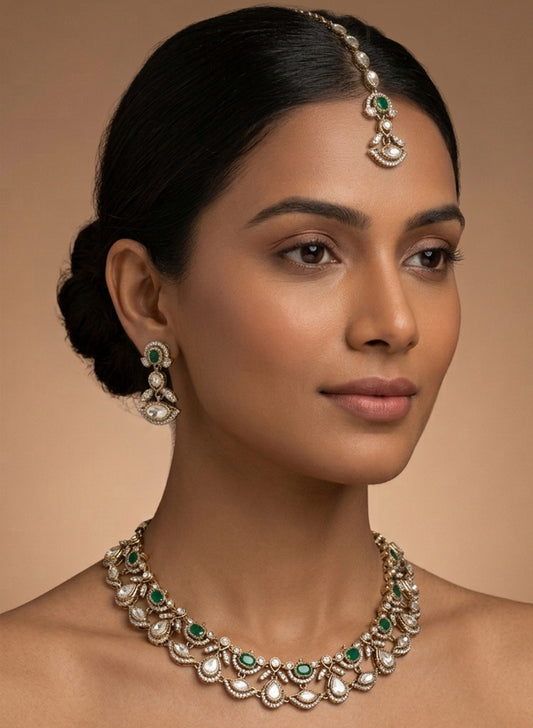 VALORA NECKLACE SET