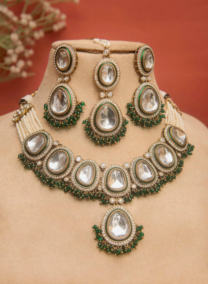 Hasvika Necklace Set