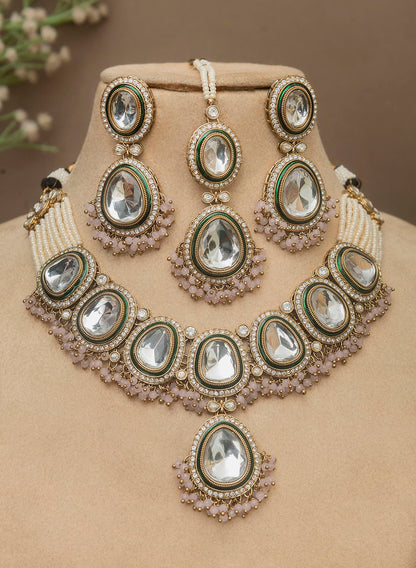 Hasvika Necklace Set