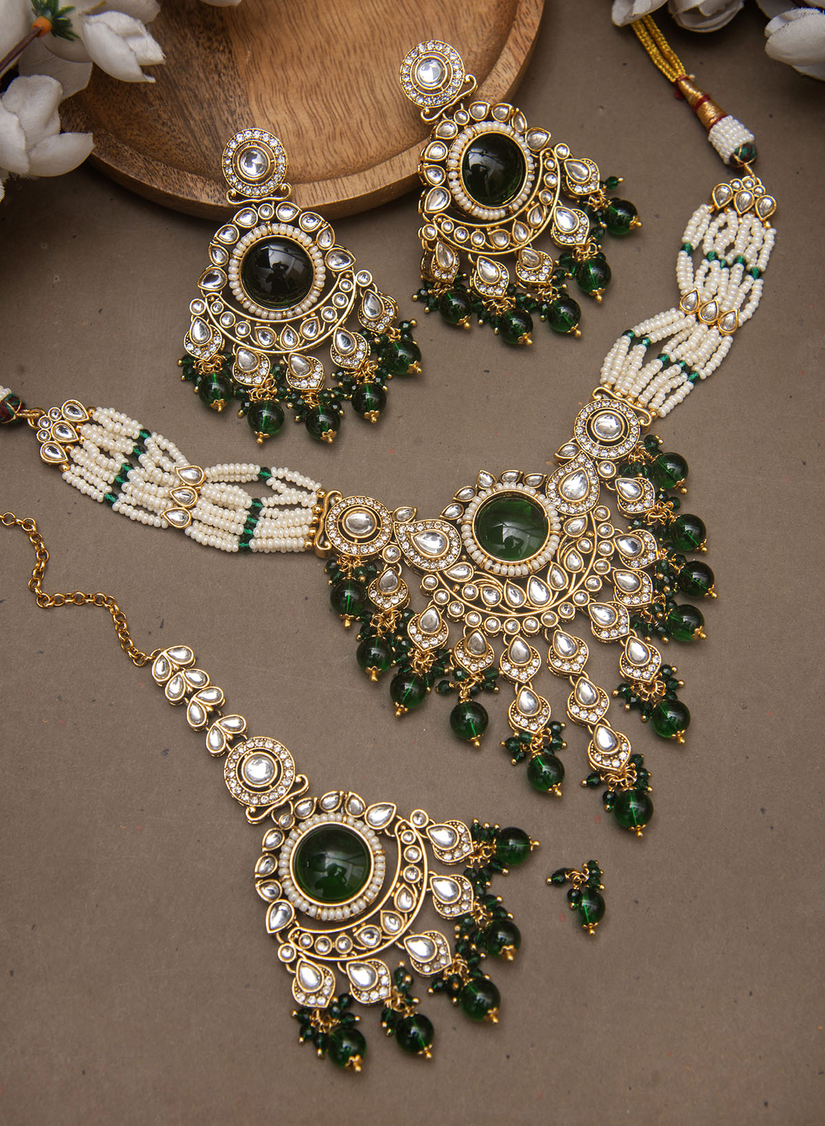 Sagnika Necklace Set