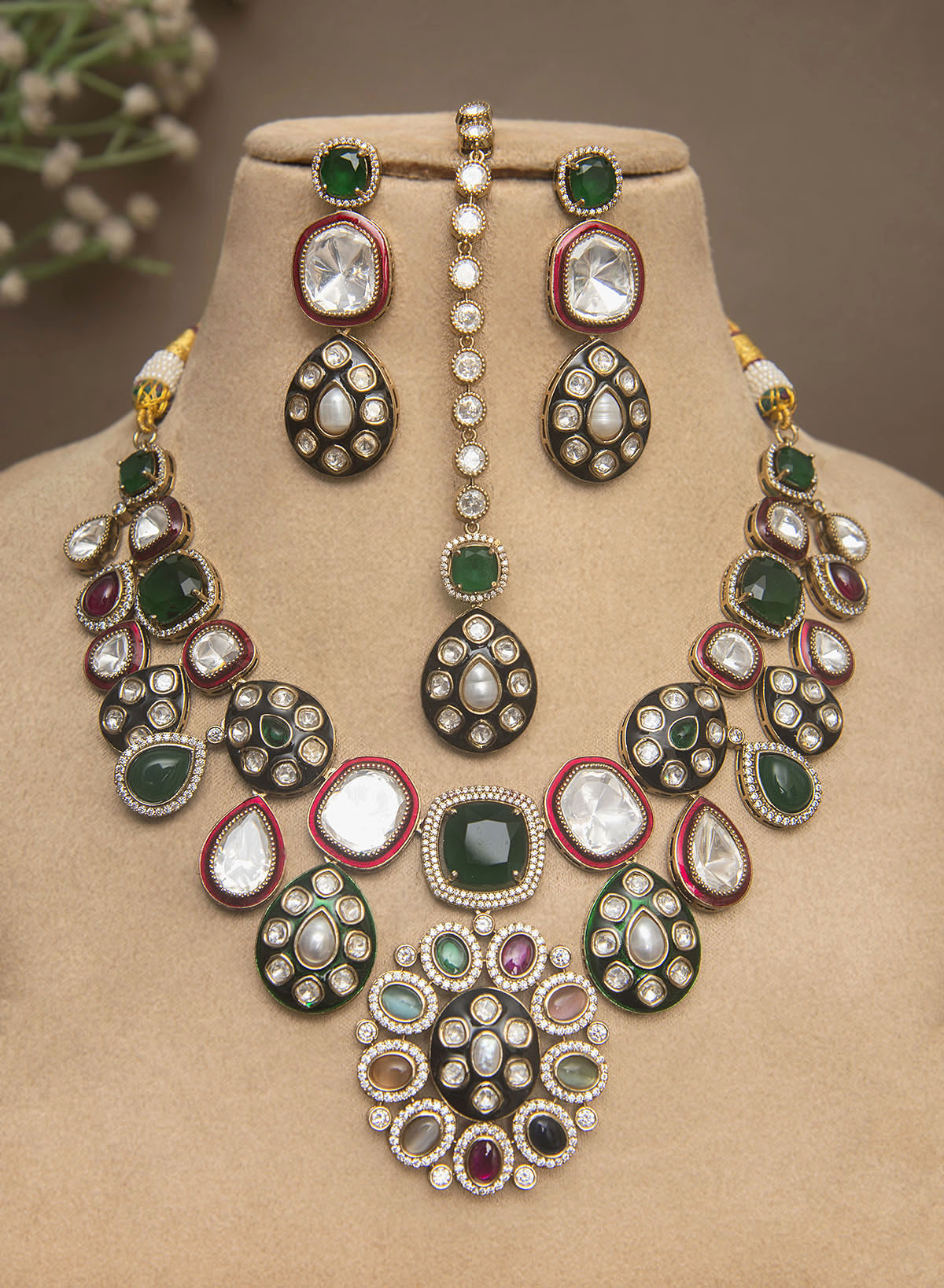 Nirvika Necklace Set