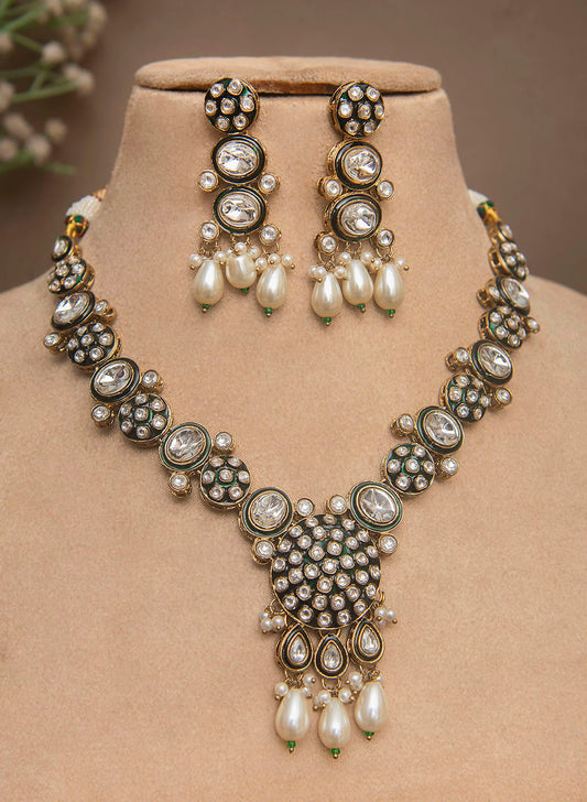 Subhi Necklace Set