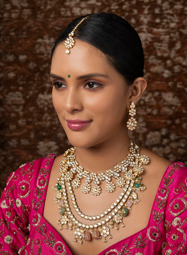 Vipula Kundan Necklace Set with Mangteeka