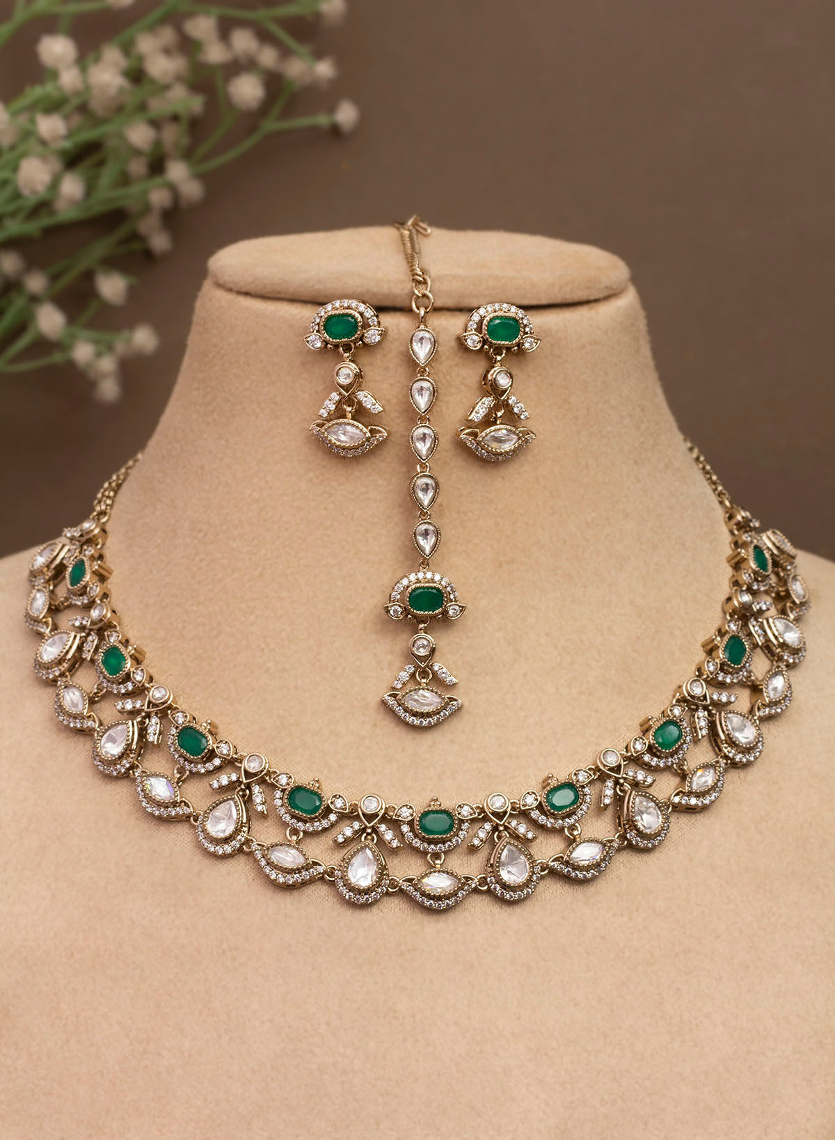 VALORA NECKLACE SET
