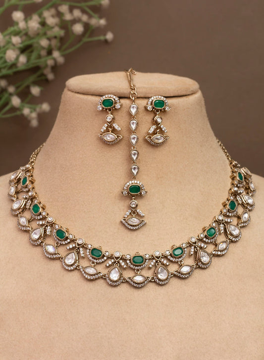 VALORA NECKLACE SET