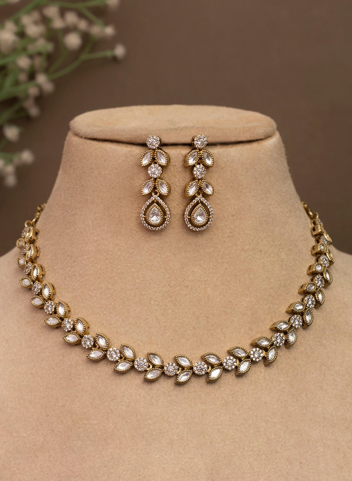 Clio leaf Necklace Set