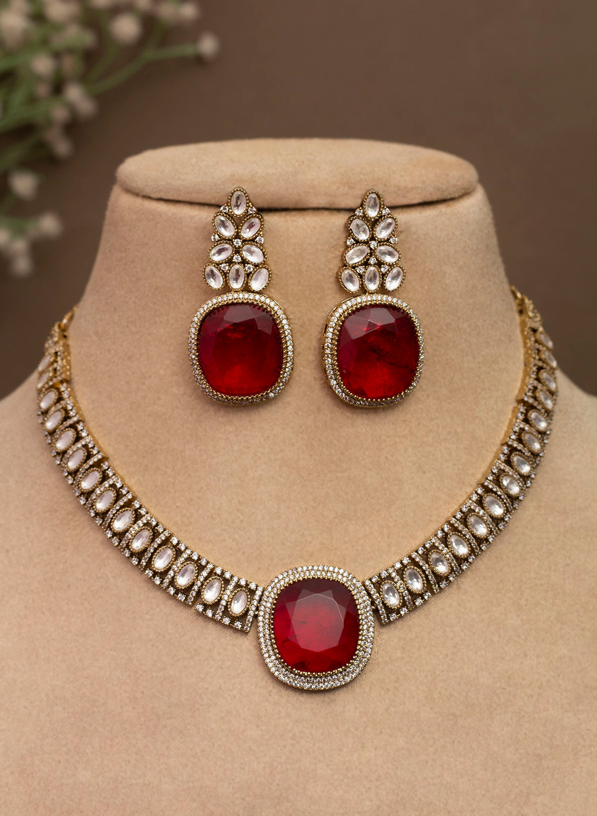 Viona Necklace Set
