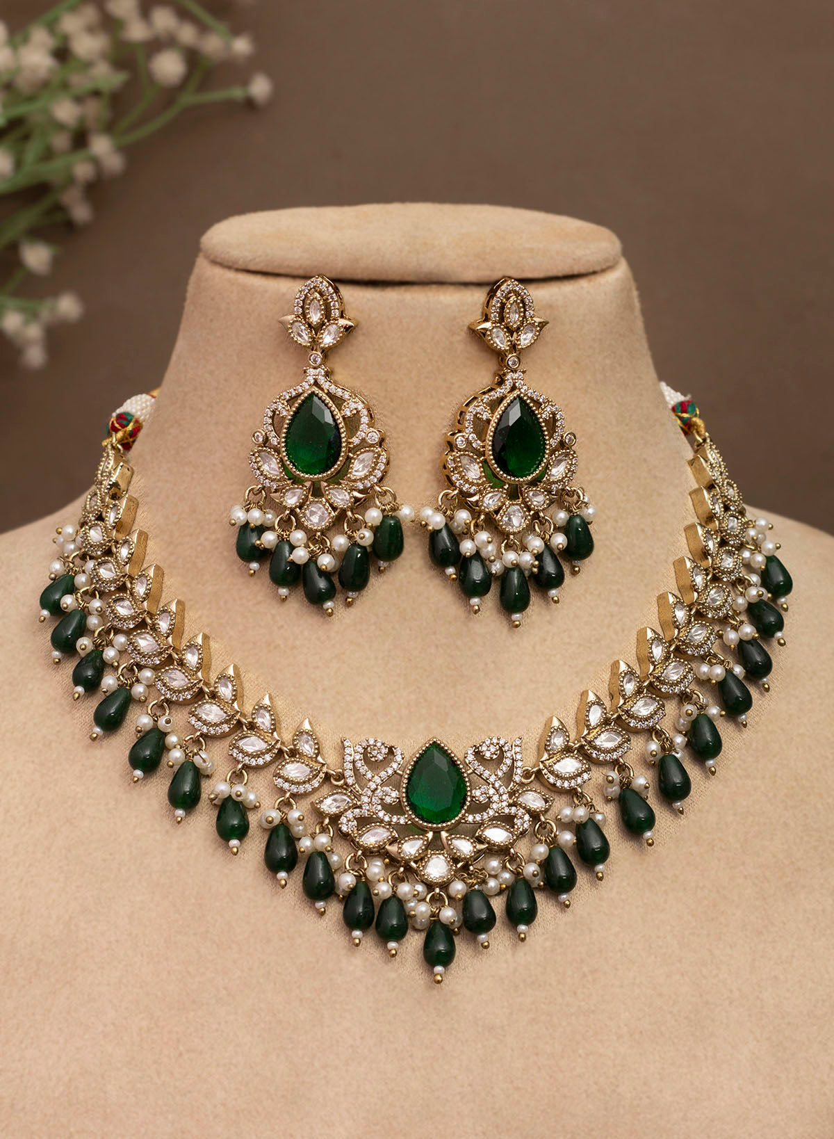 Tvashta Necklace Set