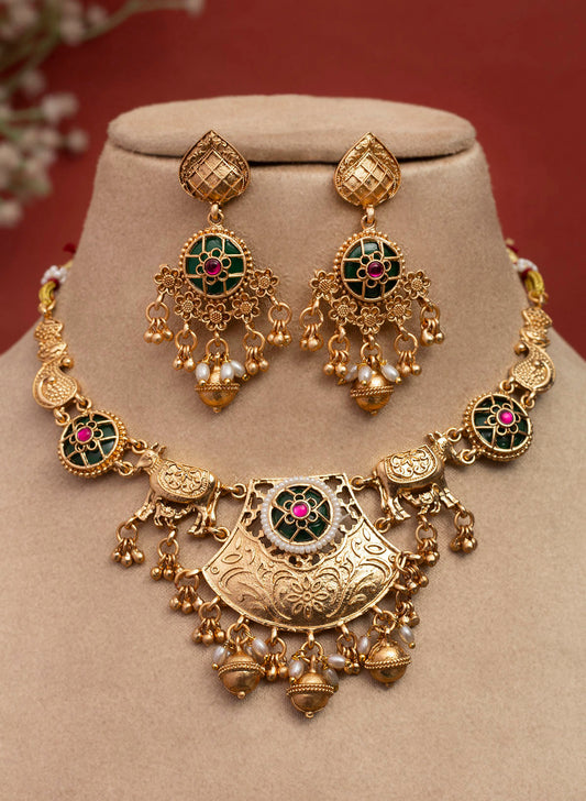 Arniya Necklace Set