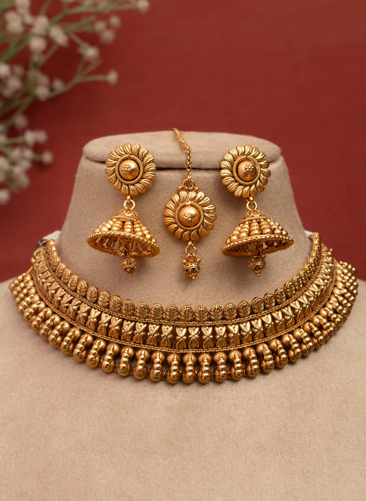 Yavisha Necklace Set