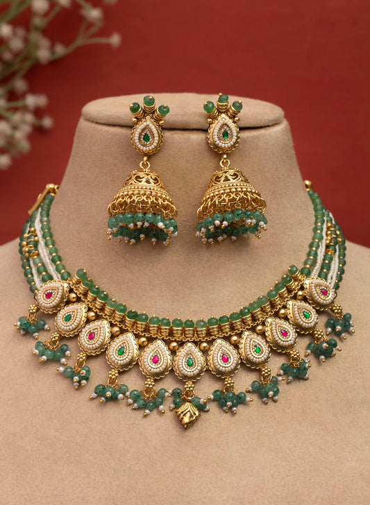 Navira Necklace Set