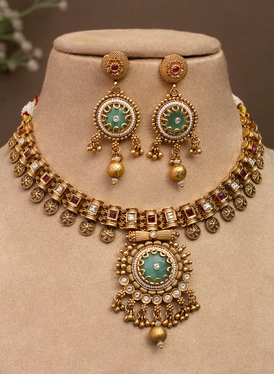 Anvira Necklace Set