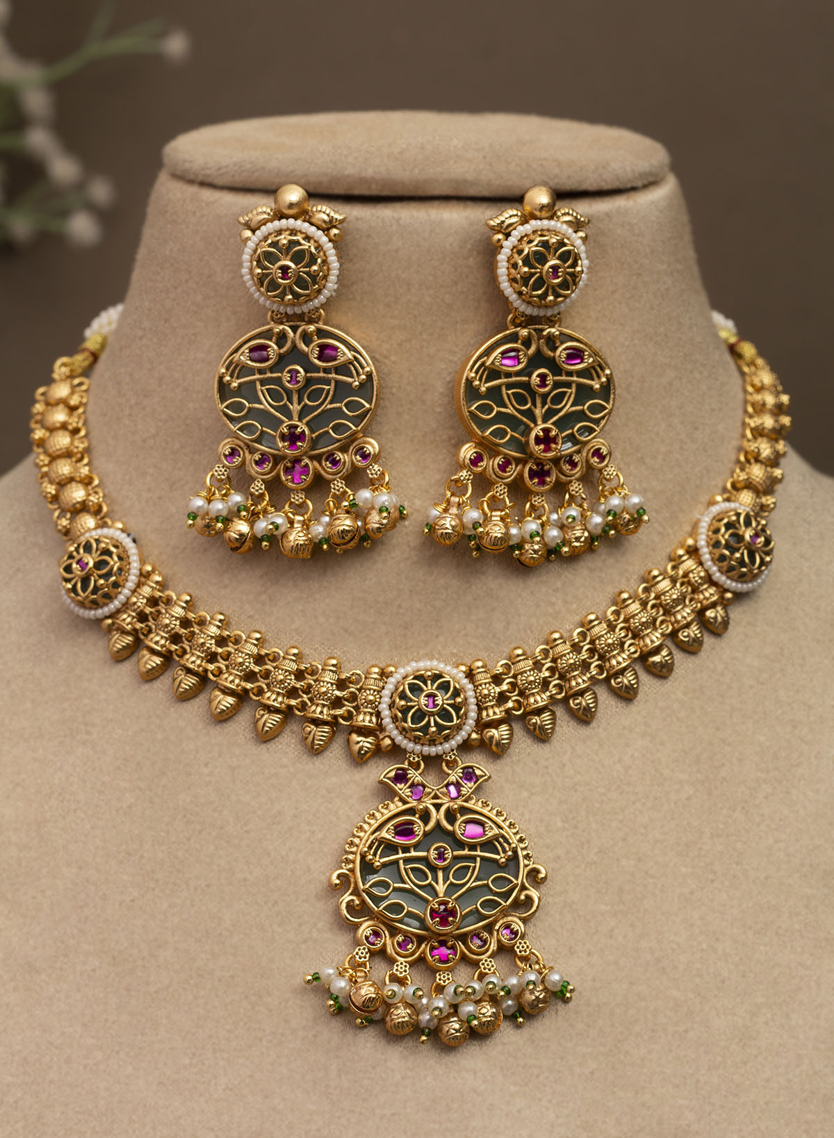 Nirusha Necklace Set