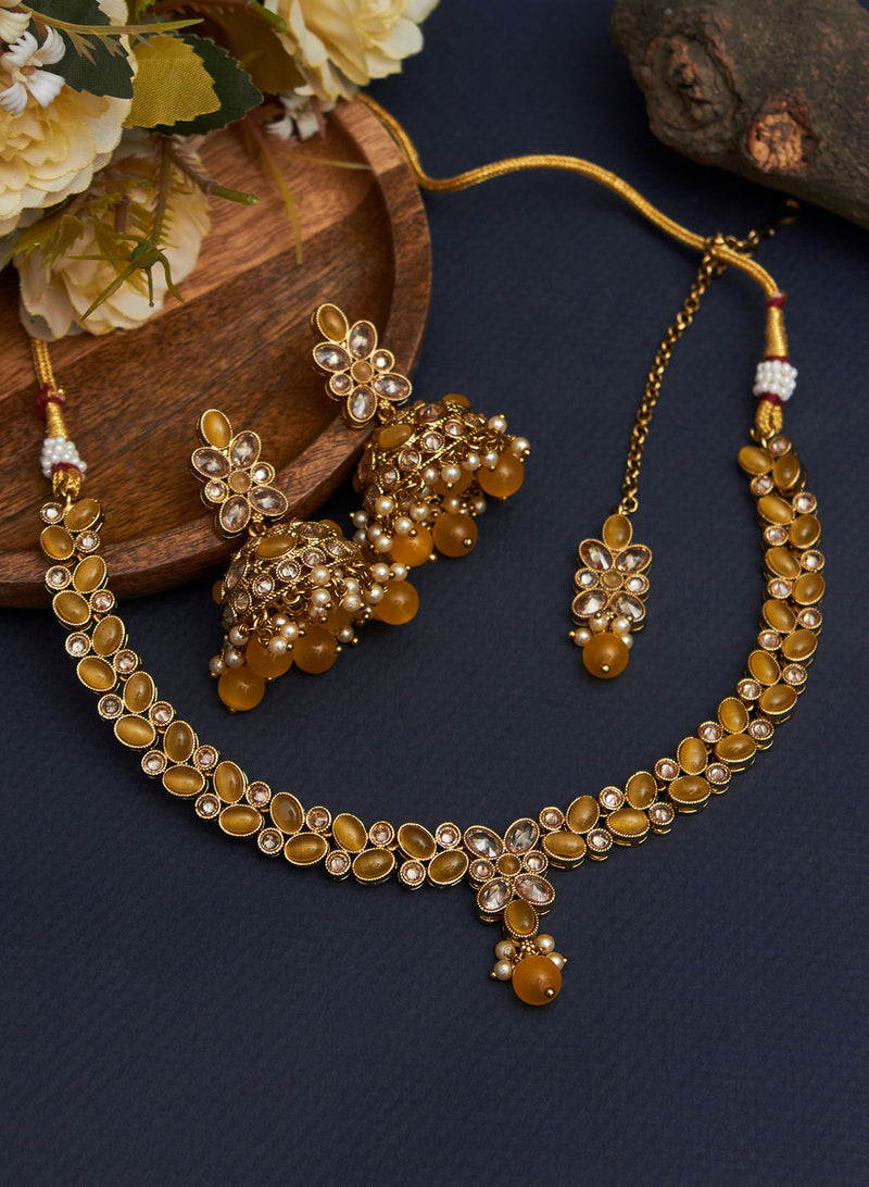 Varunika stone necklace set with maangtika