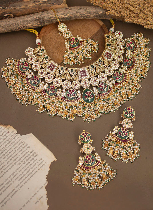 Niyara Necklace Set