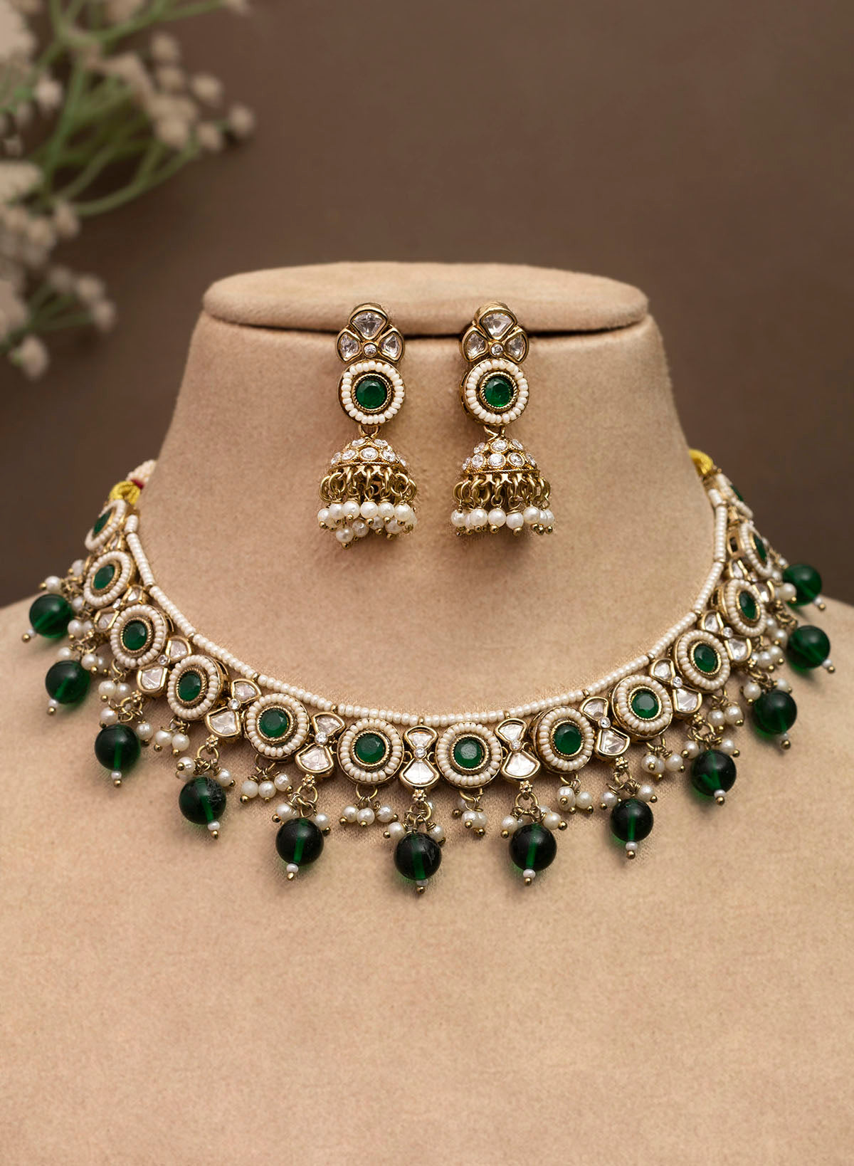 Bismi Elegant Pearl Necklace