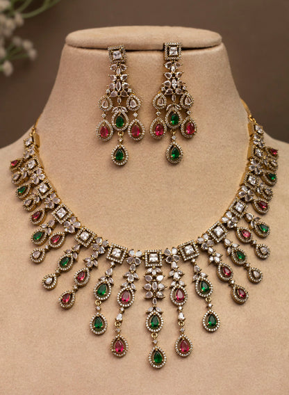 Shaina Necklace Set