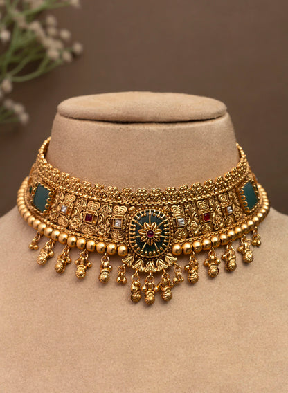 Amudhaa Necklace Set