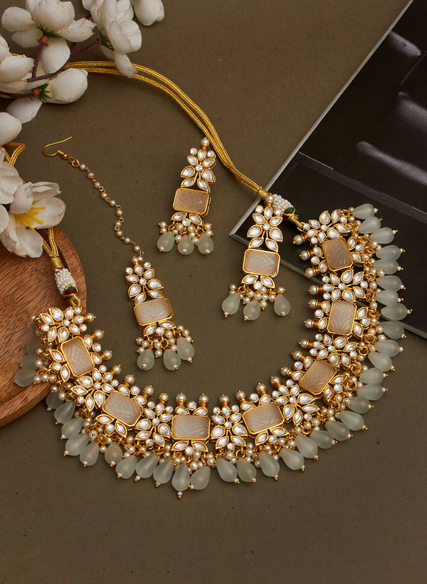 Amodini kundan necklace set with maangtika