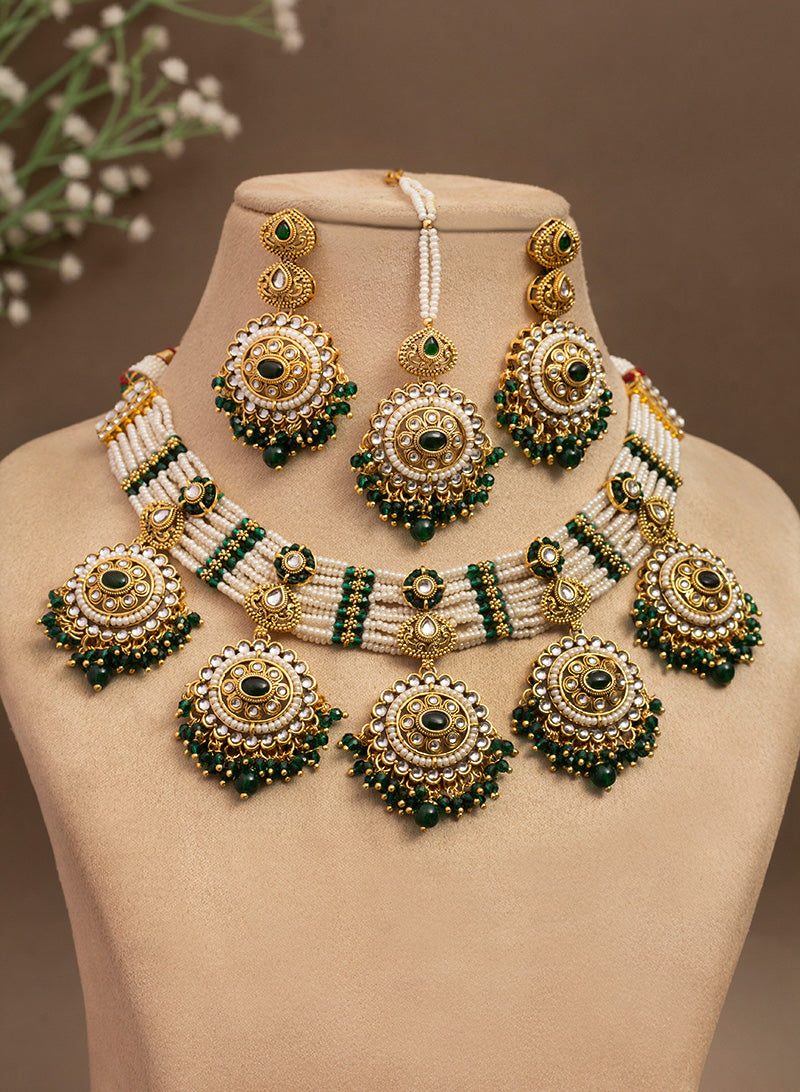Aarjita Necklace Set