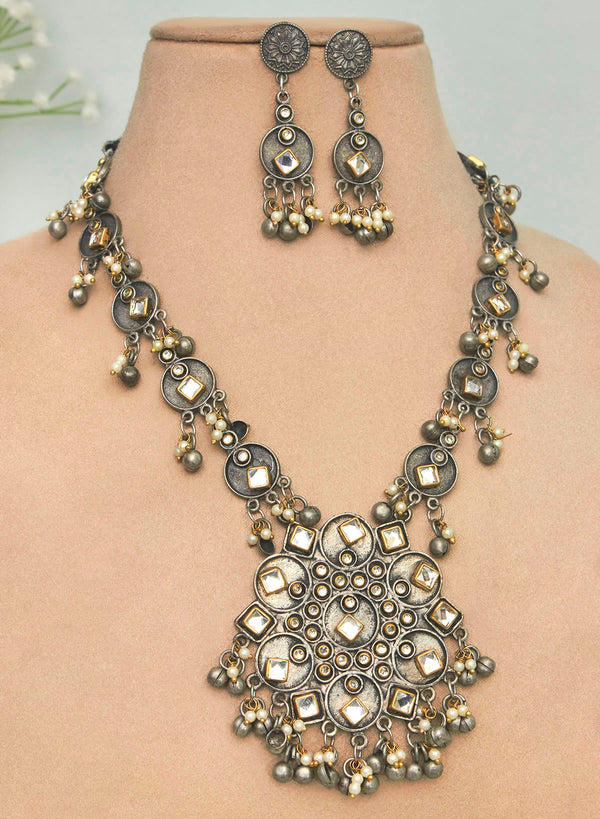 Rajvika stone necklace set