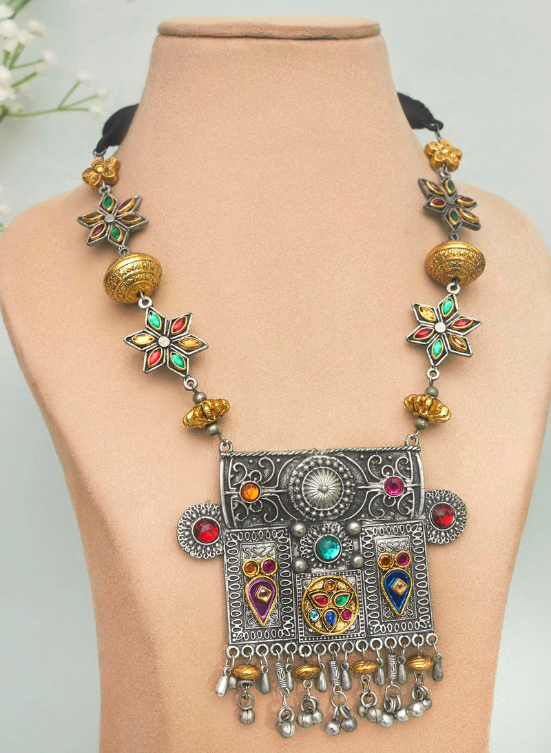 Nayani stone necklace