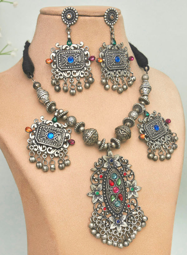 Falisha stone necklace set