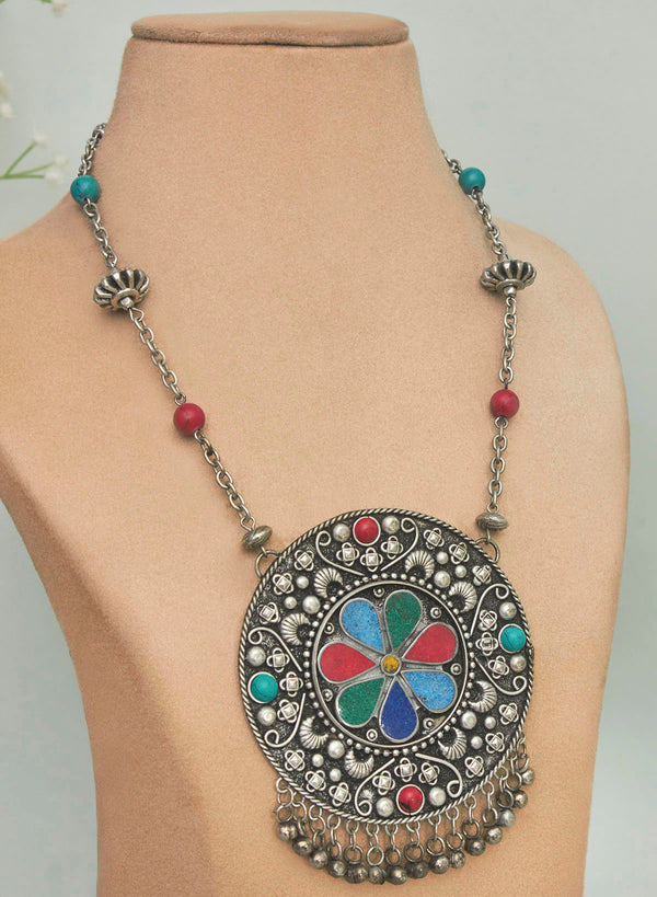 Jaisika pendent necklace