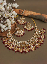 Himadri necklace set with maangtika