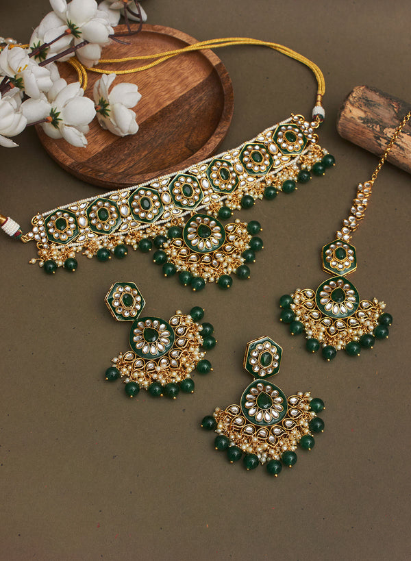Dharya necklace set with maangtika