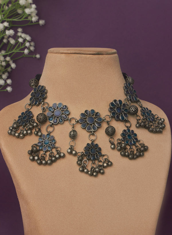 Viniya meena choker