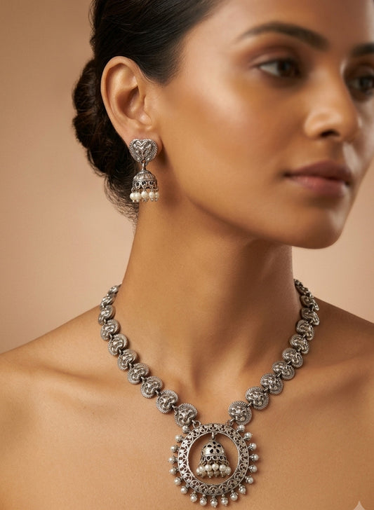 Vrishti Necklace Set