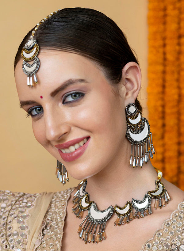 Kanika necklace with earring and mangtika