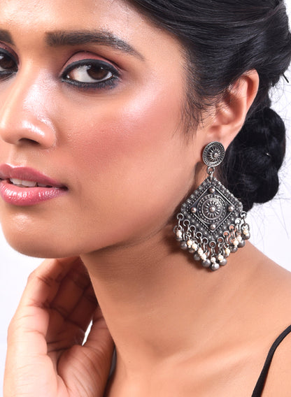 Izra Oxidised Earring