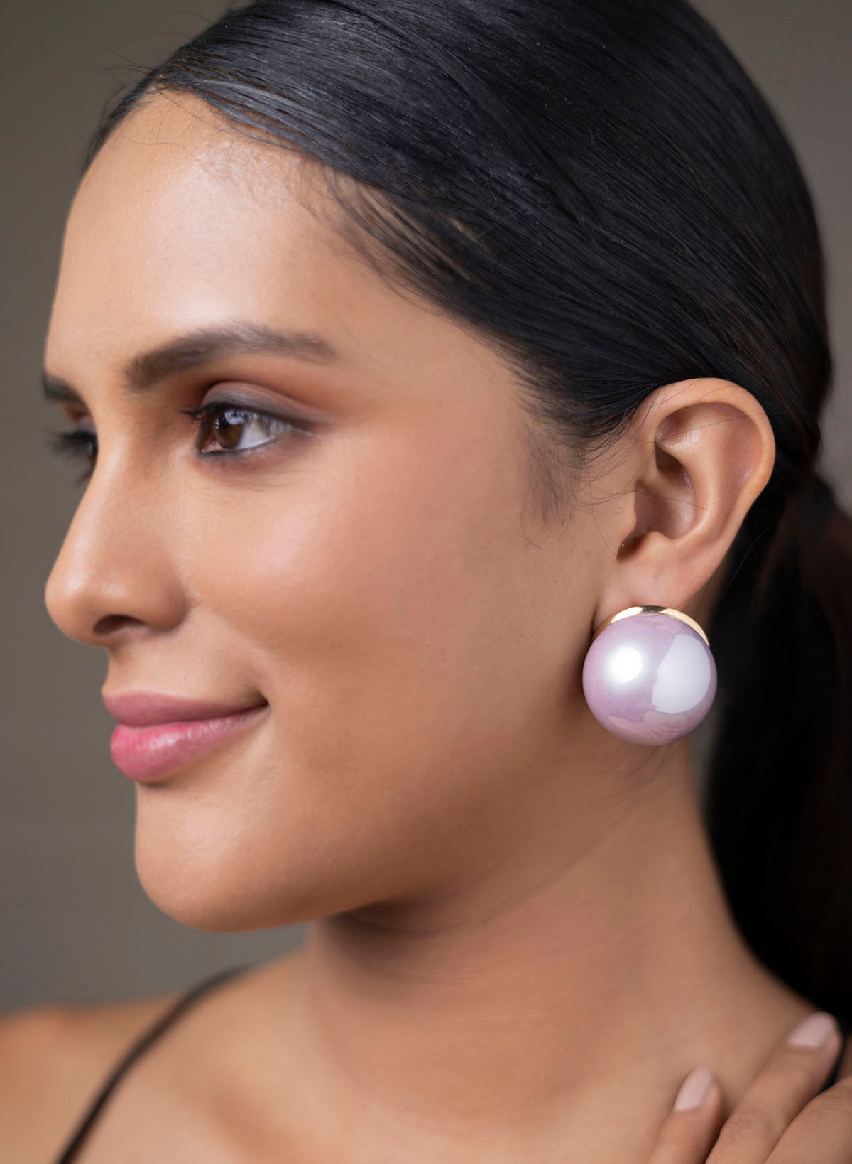 Oversize pearl studs-30mm