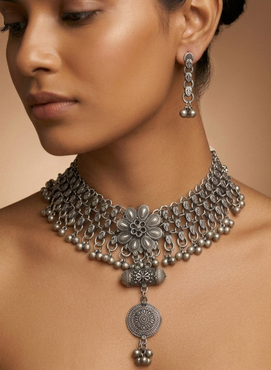 Zaitra oxidised choker