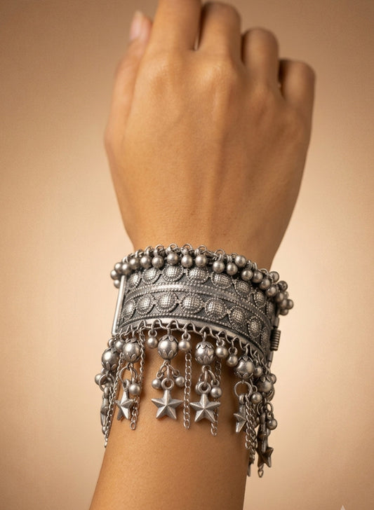 Devyani Handcuff