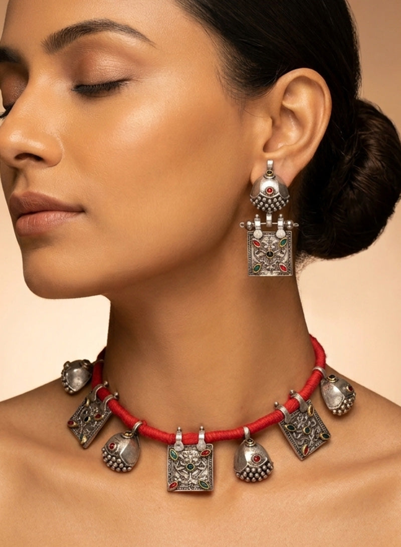 Rujul Necklace Set